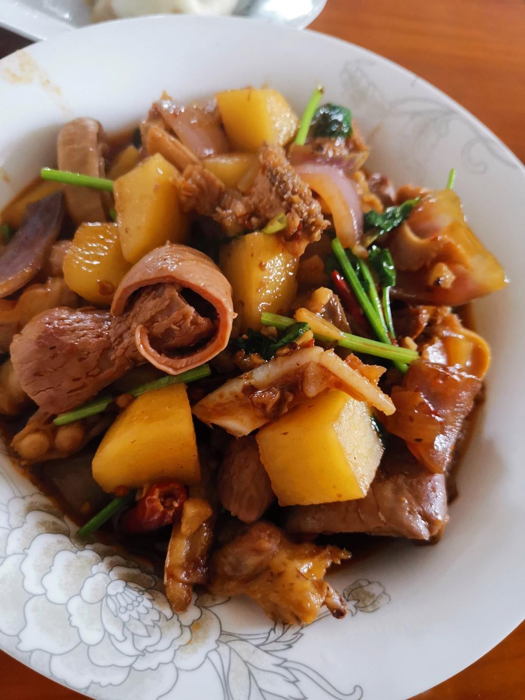 香辣牛杂煲