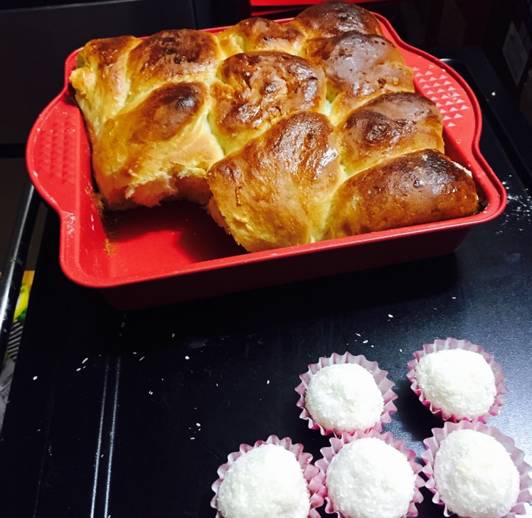 大人小孩都爱不释口的【蜂蜜牛奶小餐包】