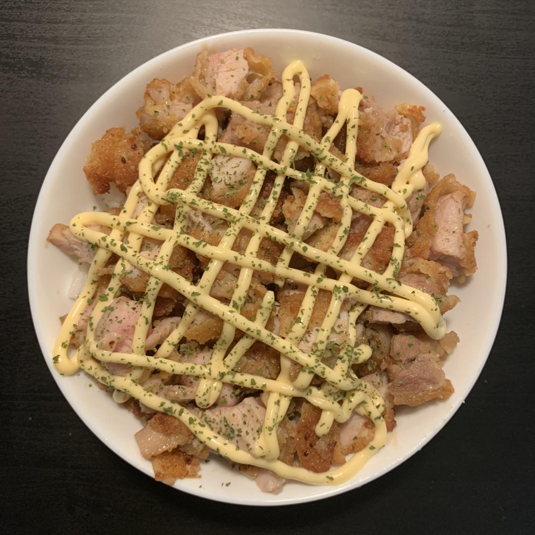 炸鸡沙拉饭
