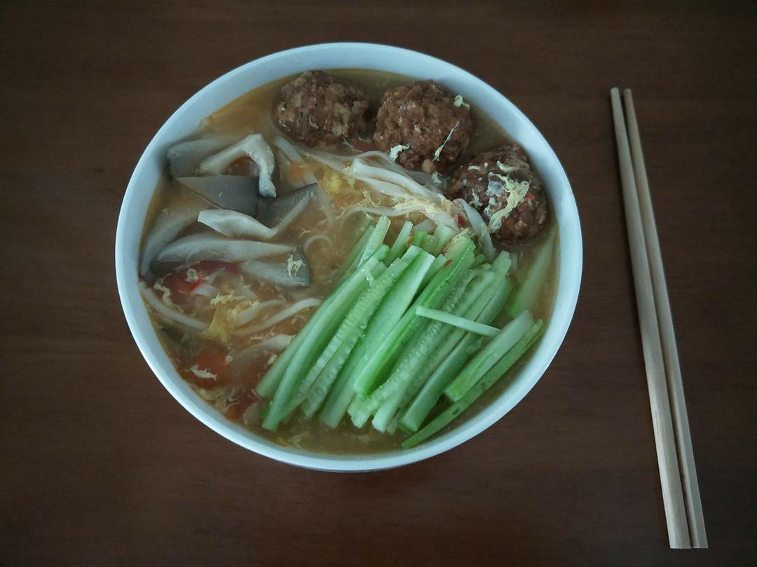 肉圆青菜面