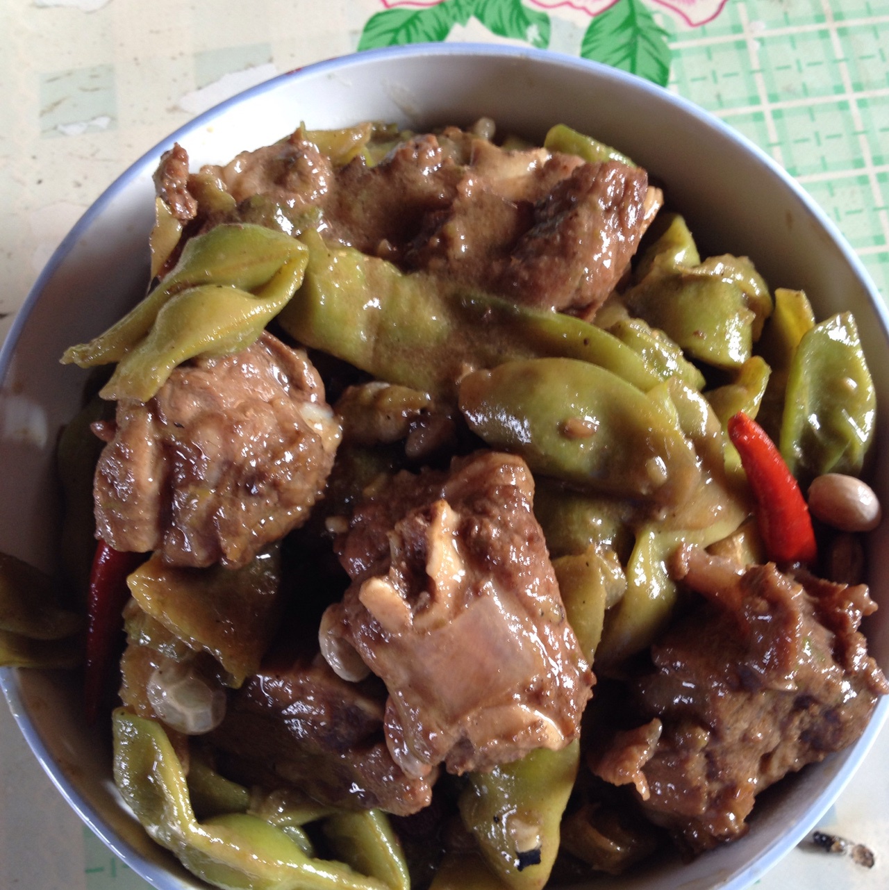 红烧排骨炖豆角土豆