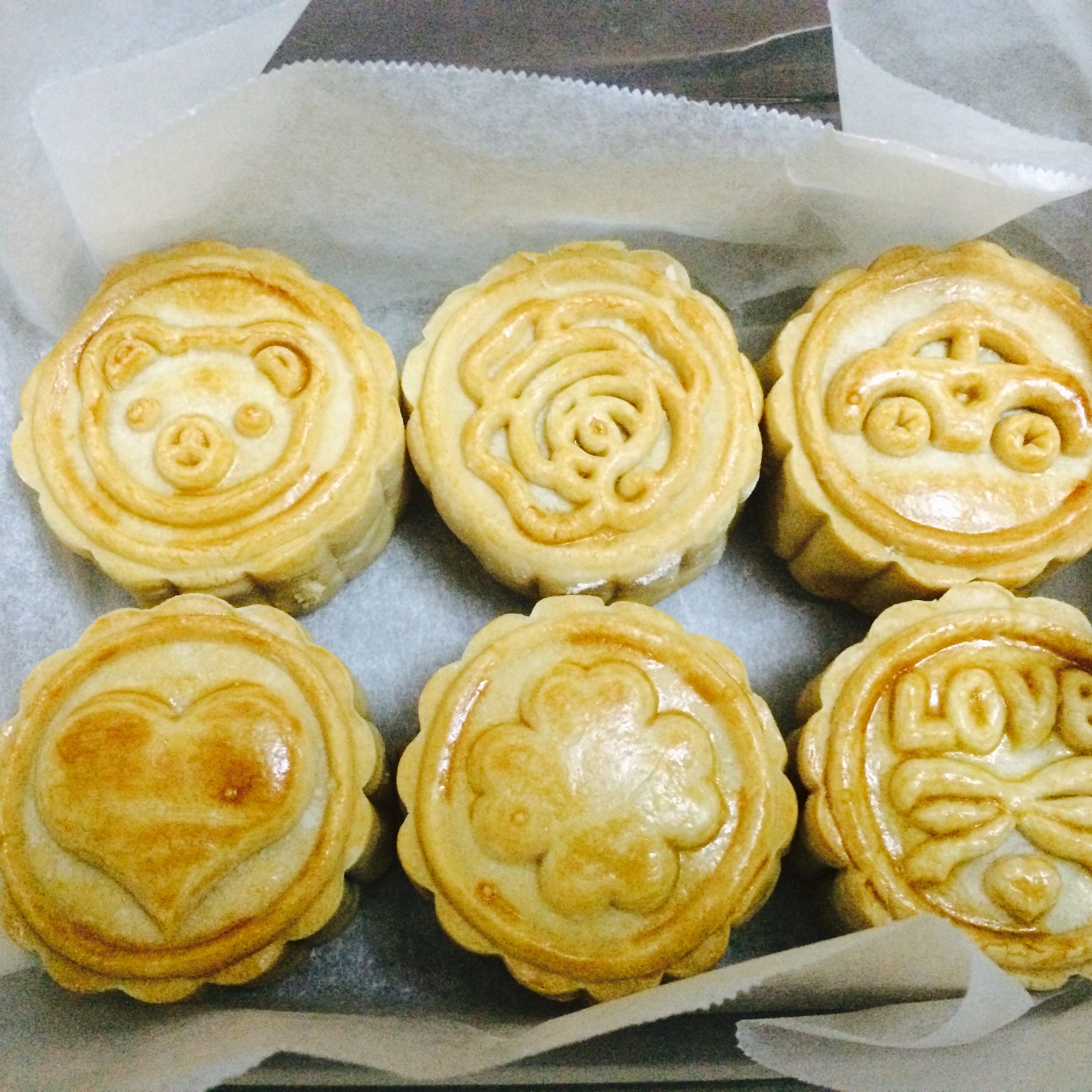 广式月饼—蛋黄莲蓉月饼