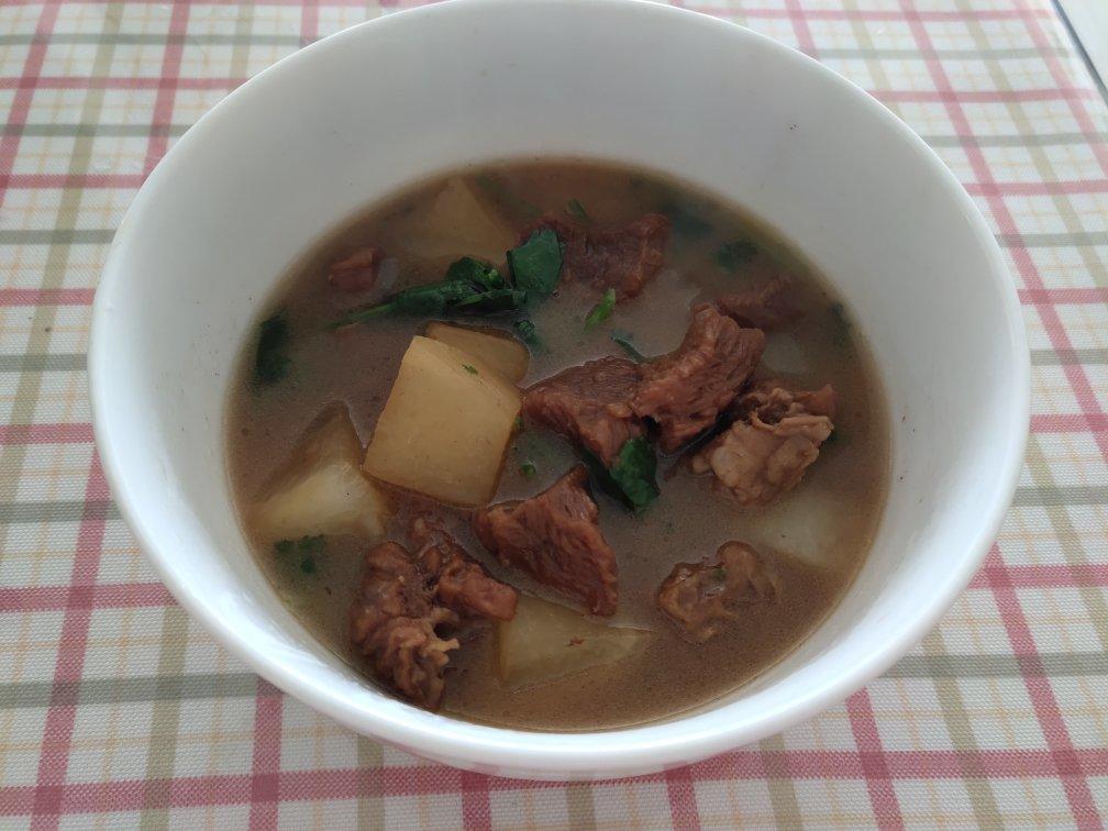 牛肉炖萝卜