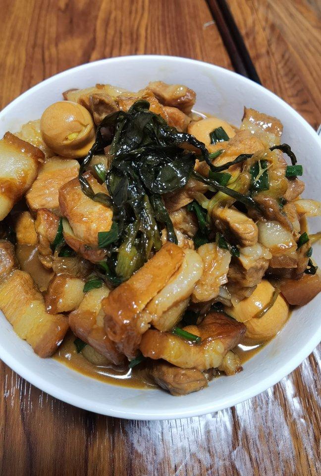 加了鹌鹑蛋后，这盘红烧肉，美味的逆天啦——鹌鹑蛋烧肉（孔瑶食谱）