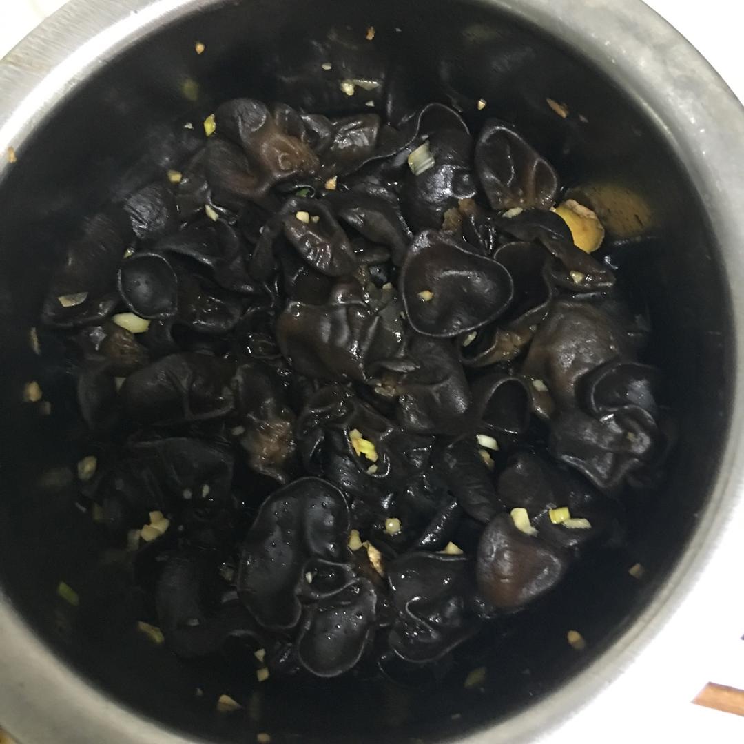 凉拌黑木耳