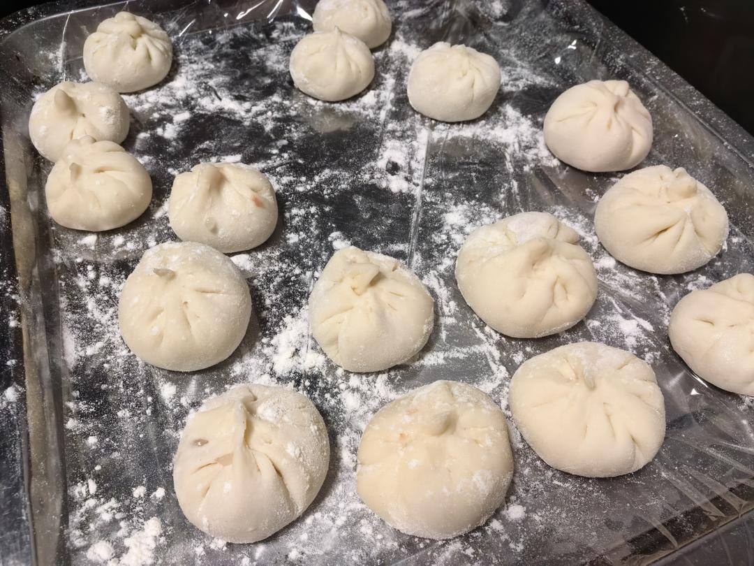 小笼包：一口爆汁！