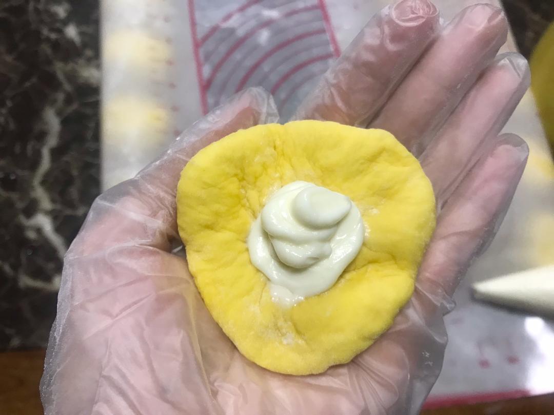 南瓜乳酪夹心面包（面包机揉手套膜）的做法 步骤10