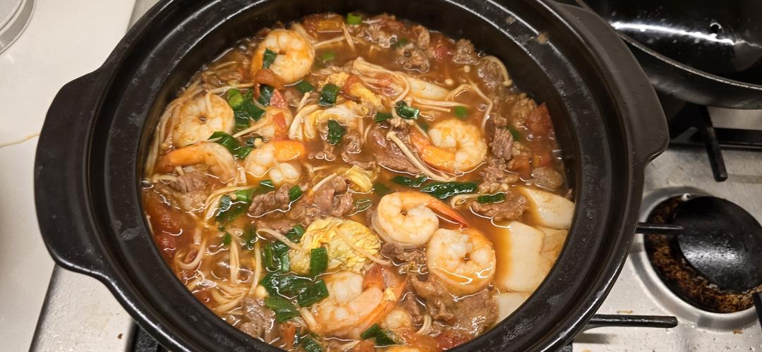 番茄虾仁牛肉煲仔