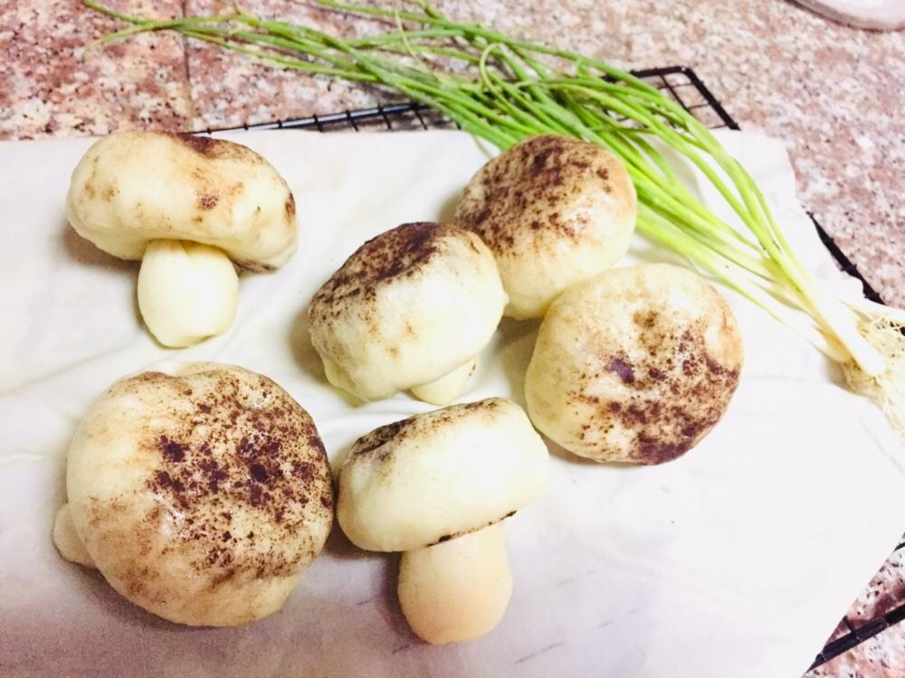 小蘑菇豆沙包