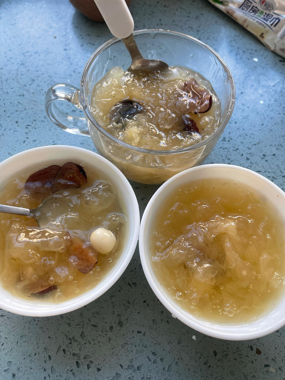 红枣银耳莲子羹（有出胶质、出胶，懒人的电压力锅版）