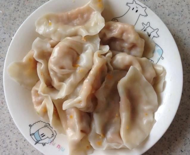 胡萝卜鲜虾饺子的做法