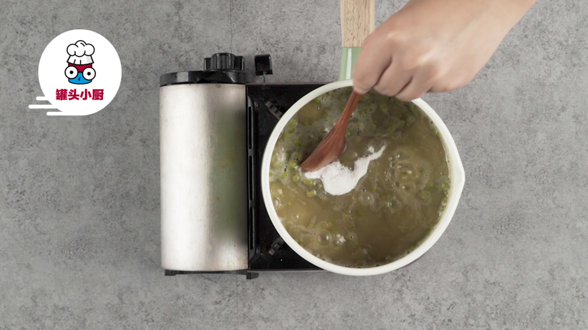 绿豆汤秒变消暑凉糕的做法 步骤3