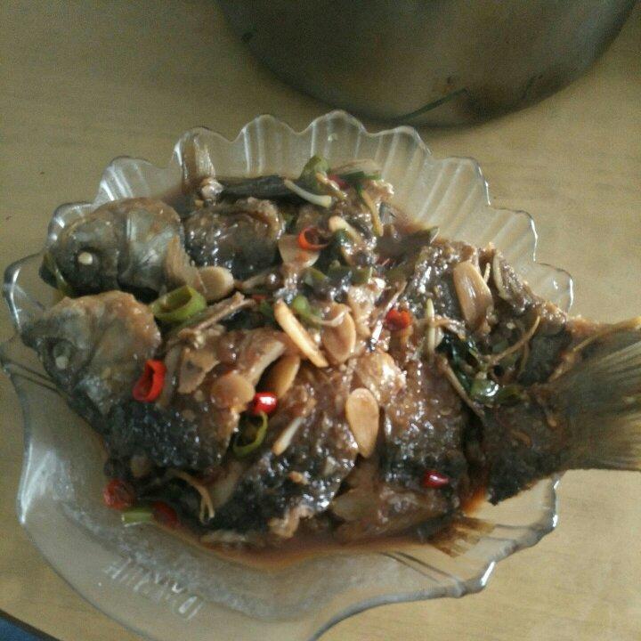 红烧鲫鱼