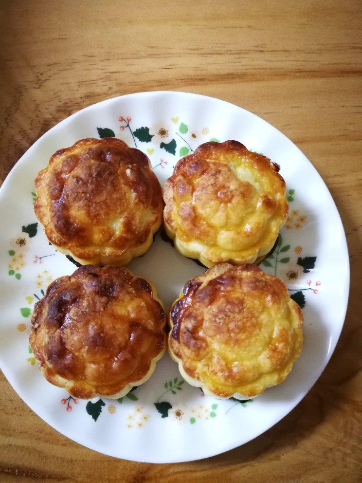 椰香奶酥月饼