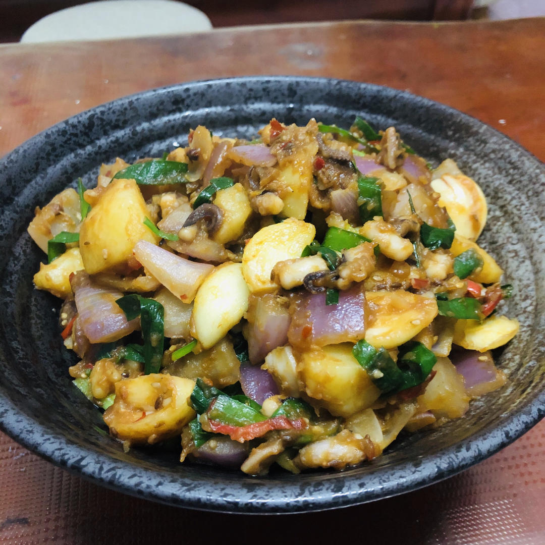 麻辣炒墨鱼仔（干锅墨鱼仔）