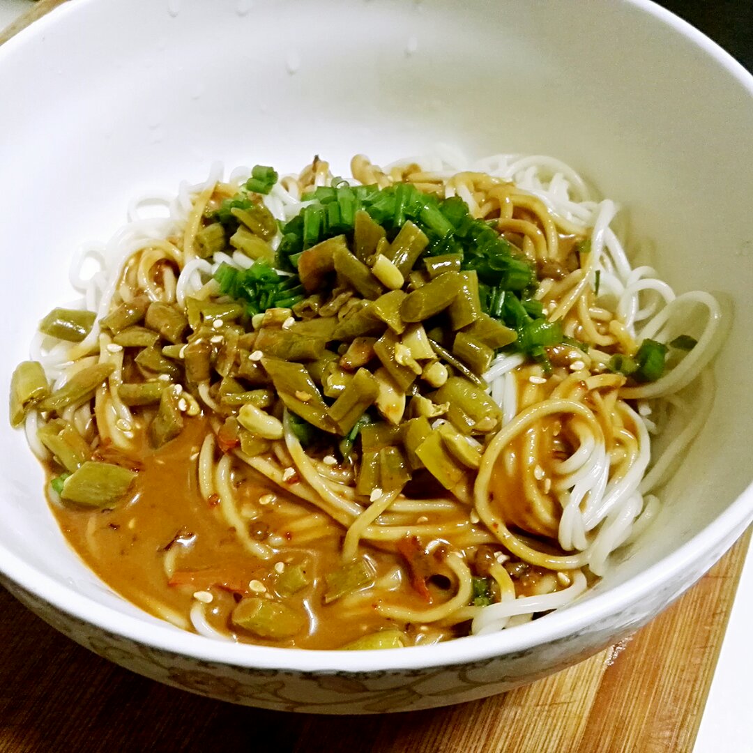 热干面酱汁调法/热干面