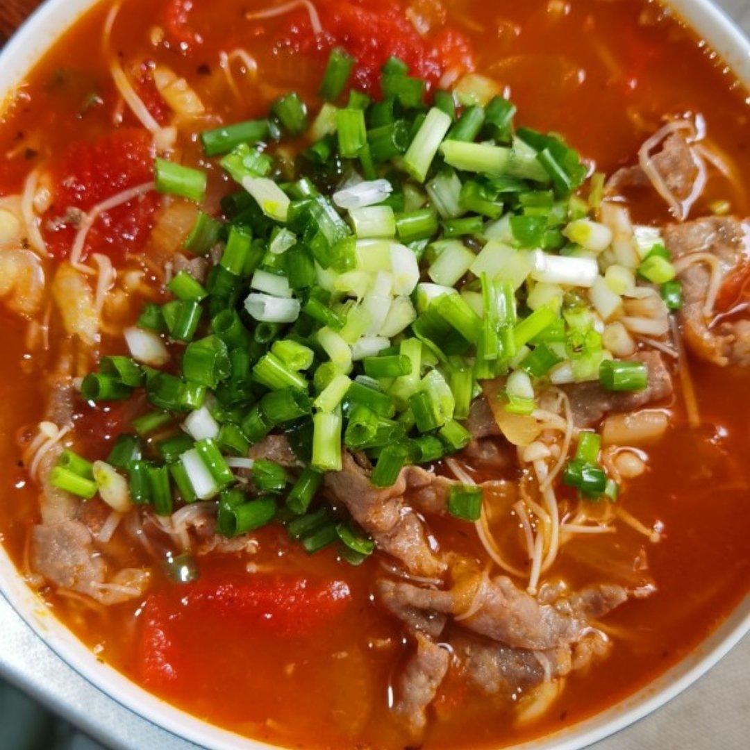 汤汁浓郁！好喝到汤汁都不剩的番茄土豆肥牛汤