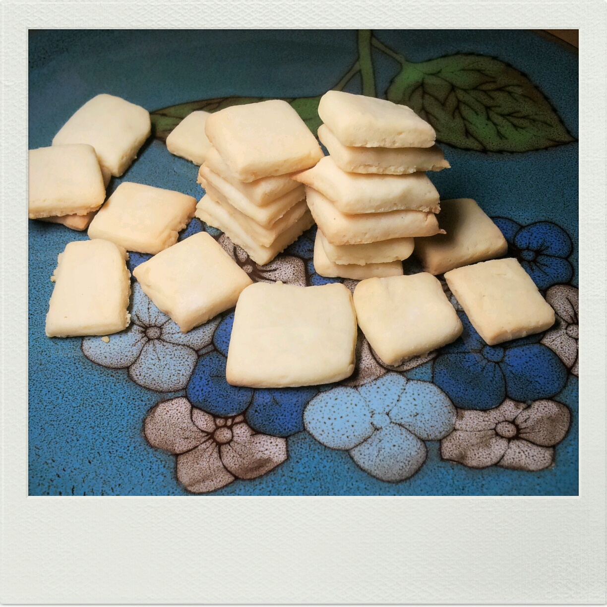 牛奶方块小饼干