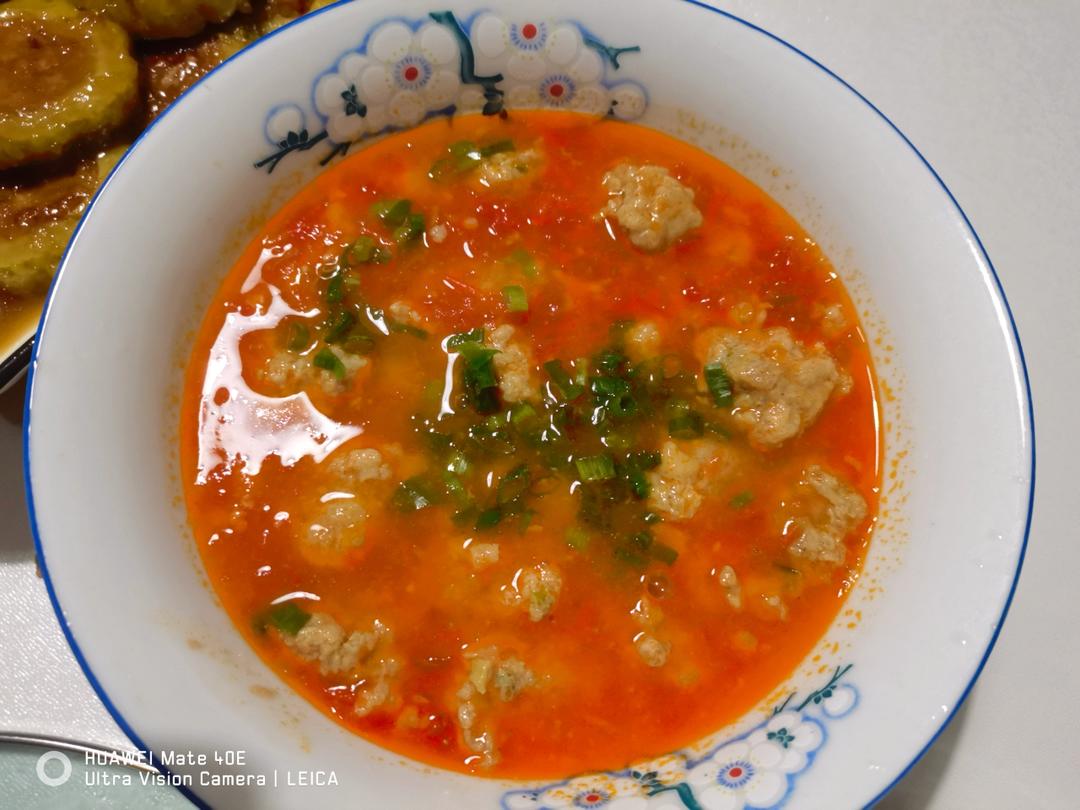 家传浓汤西红柿🍅猪肉丸子汤