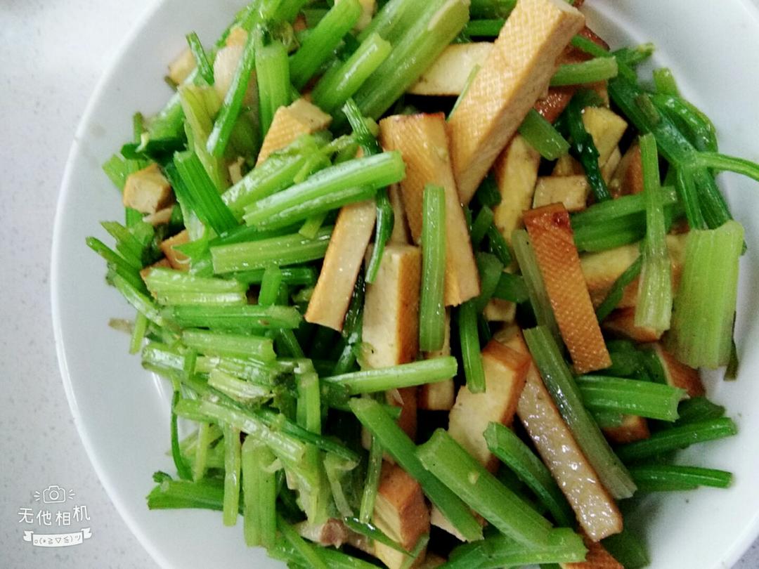 芹菜炒香干
