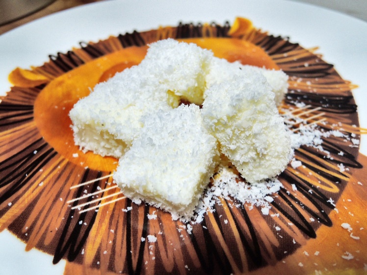 椰丝牛奶小方糕