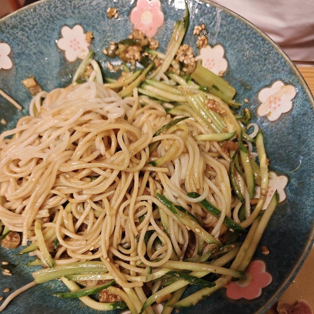 夏日凉拌面