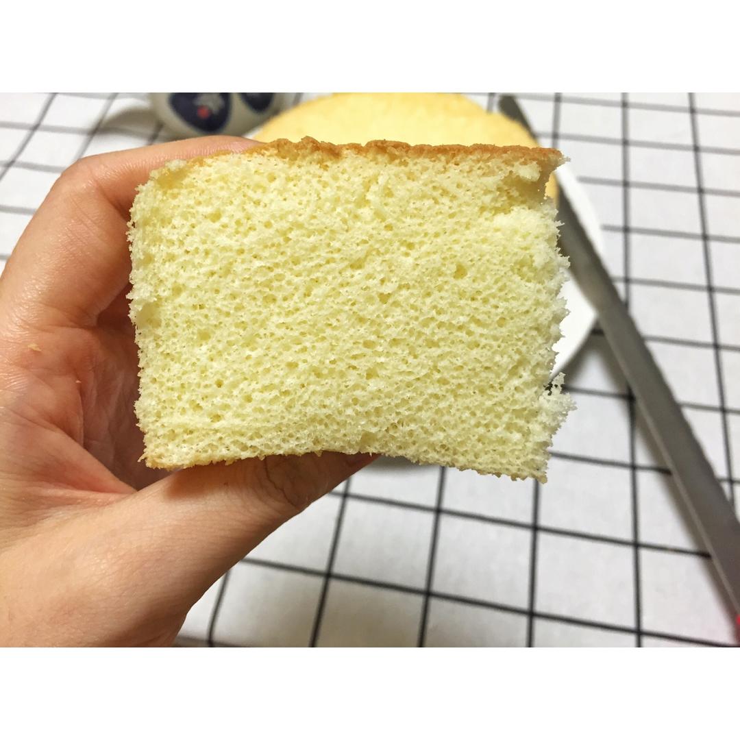 超简单完美戚风蛋糕（6寸2蛋）附打发、翻拌、脱模视频