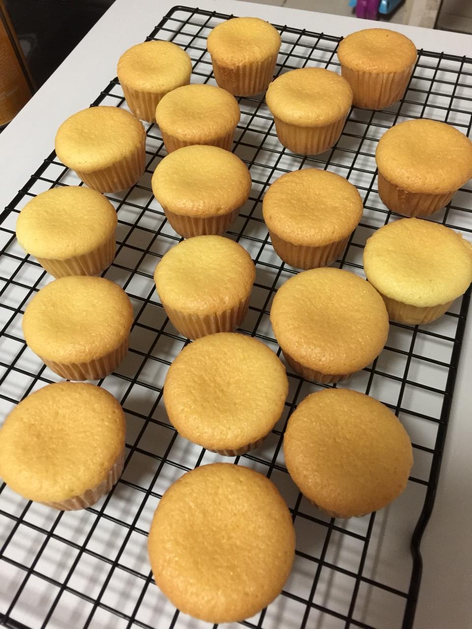 海绵纸杯蛋糕