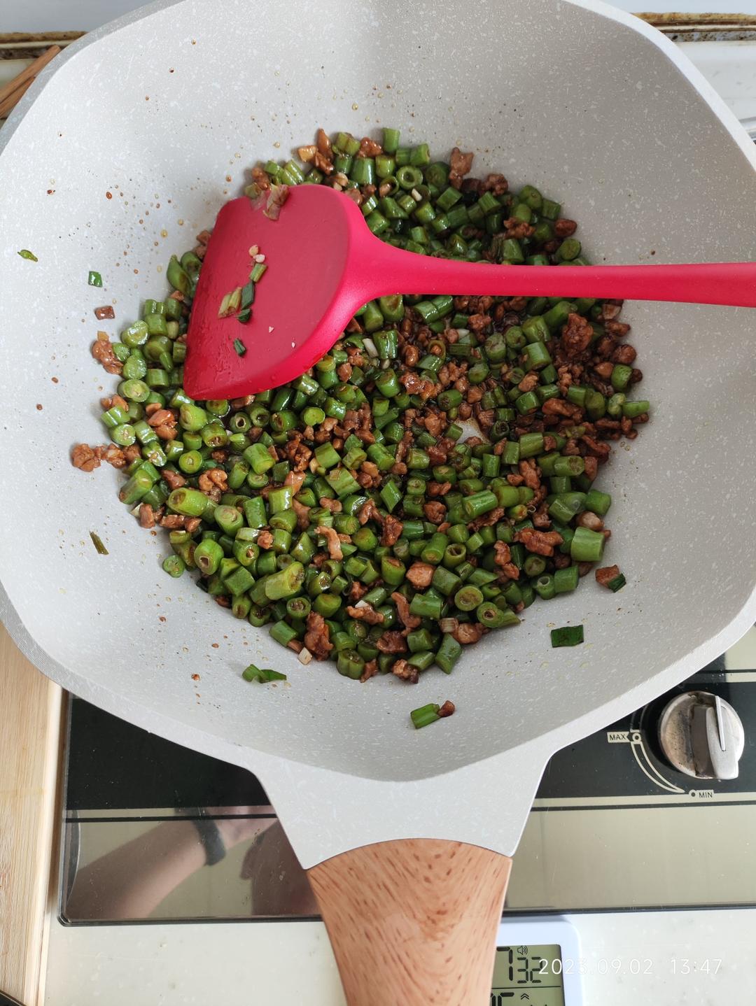 肉沫豆角下饭菜