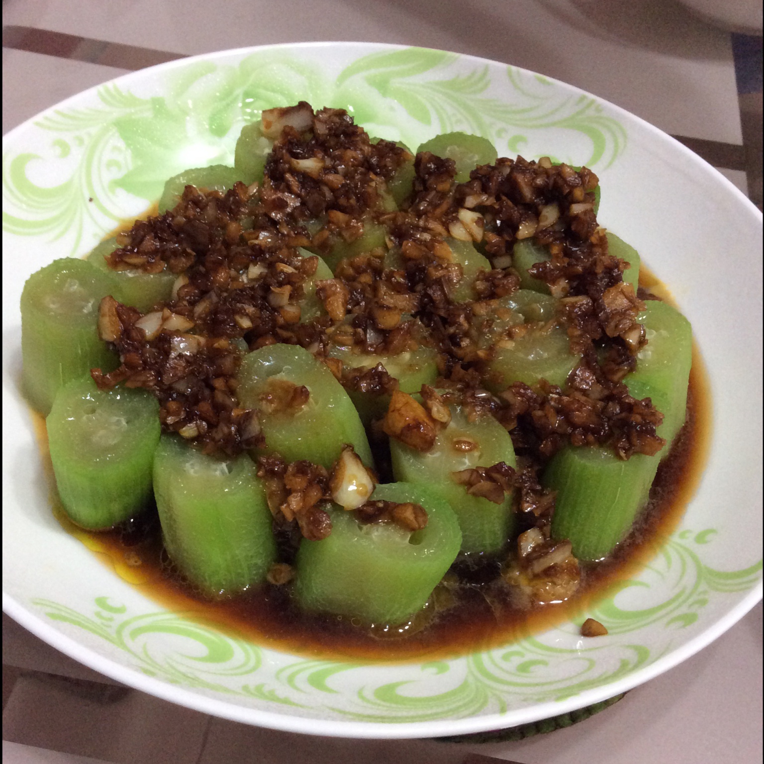 只需要五分钟就可以的美味蒜蓉蒸丝瓜