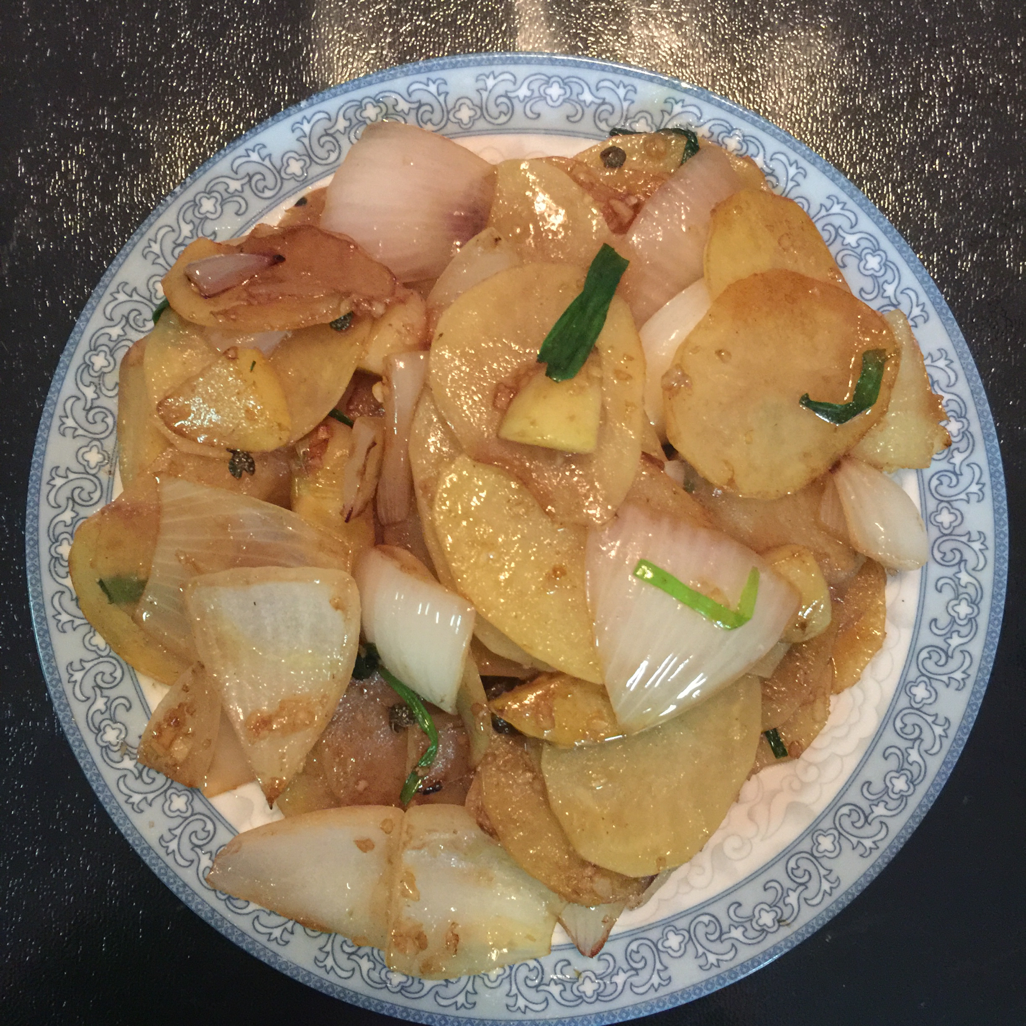边吃边流泪的「孜然土豆片」