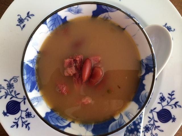 扁豆猪蹄煲汤的做法