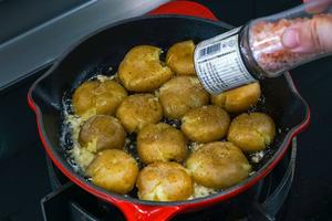 一看就会的香煎土豆的做法 步骤2