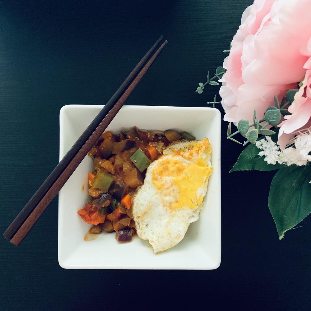 西红柿茄子肉丁打卤面