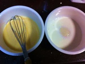 牛奶蛋羹的做法 步骤2