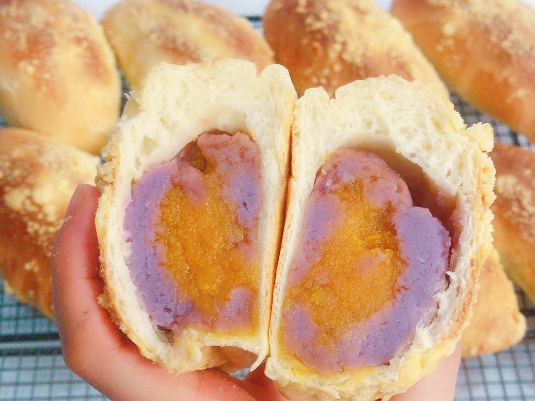 芋泥咸蛋黄软欧包