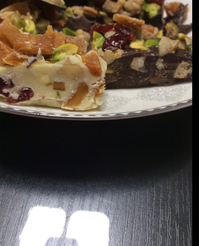 水果干坚果巧克力