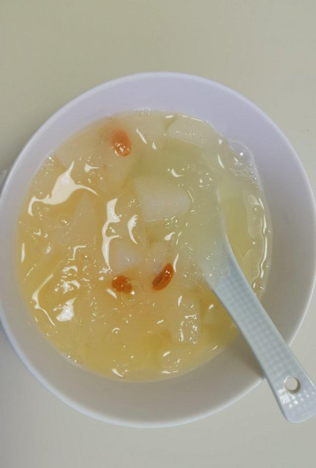 冰糖银耳梨汤