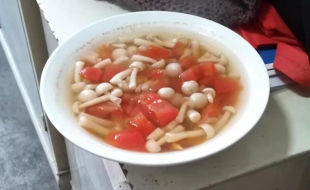 番茄蘑菇汤（无油素食）的做法