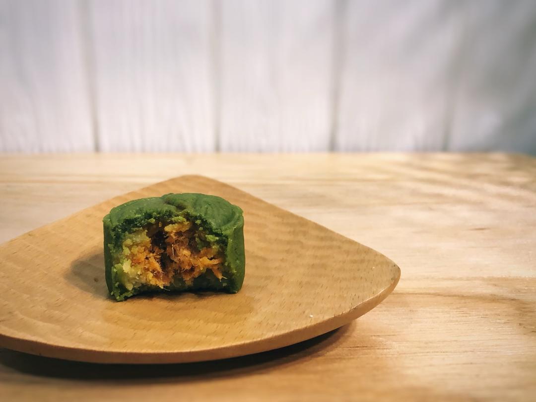 肉松奶黄月饼