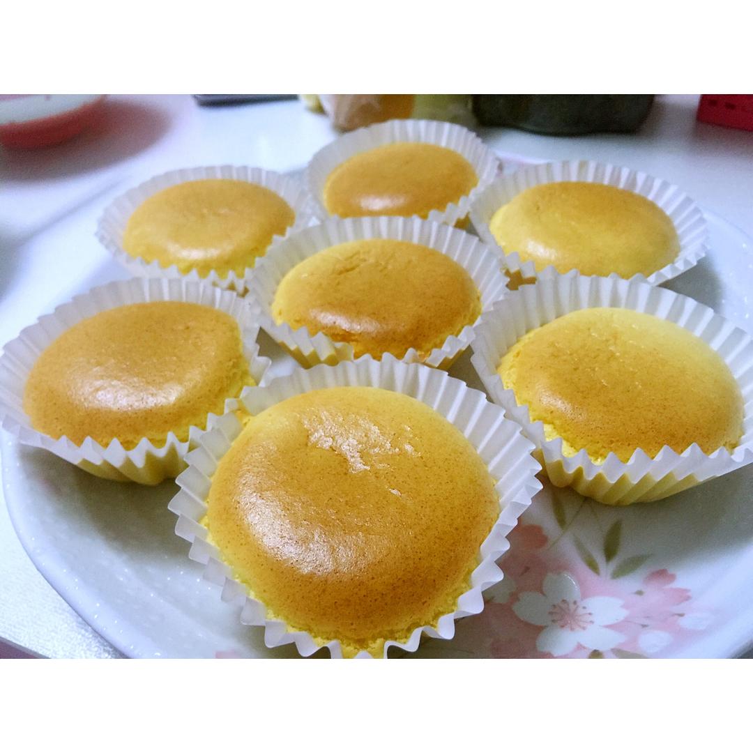 消耗淡奶油之作——淡奶油小蛋糕