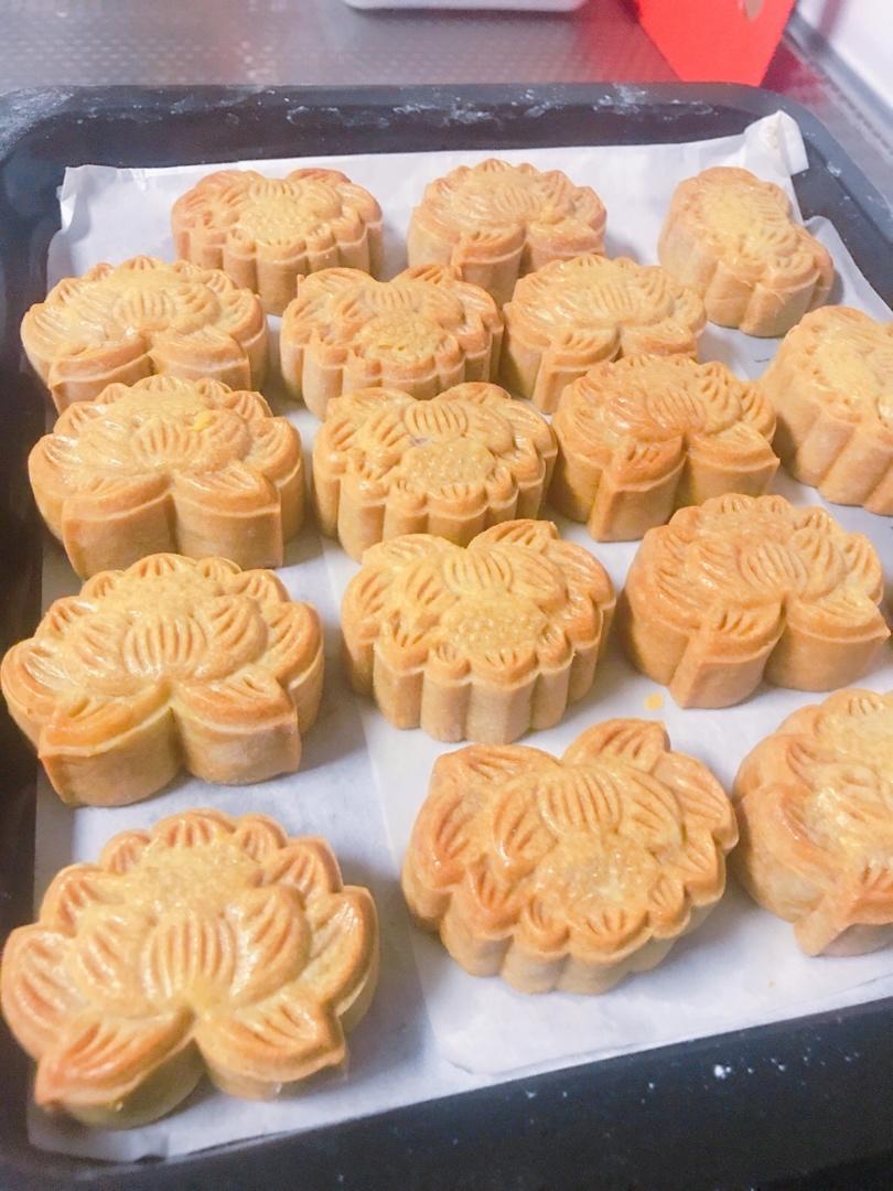广式月饼——咸蛋黄豆沙月饼（新手版）