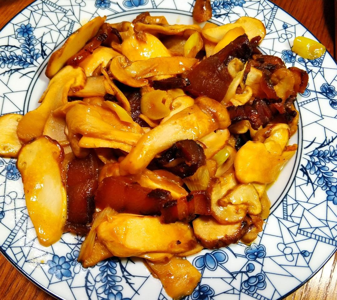 松茸炒腊肉