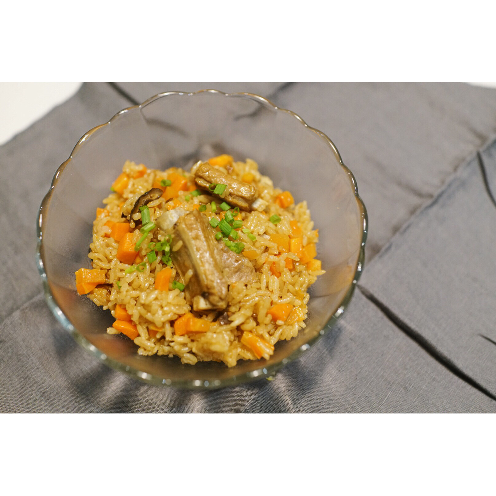 喷香排骨焖饭（爆好吃）