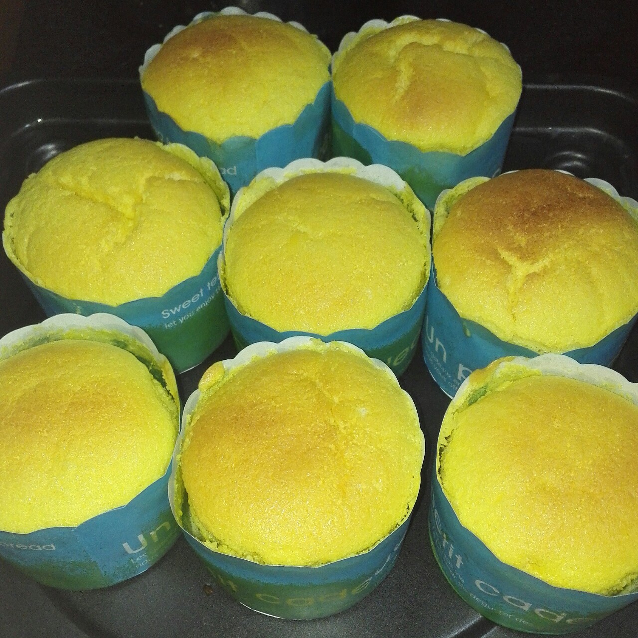 软绵绵戚风纸杯蛋糕