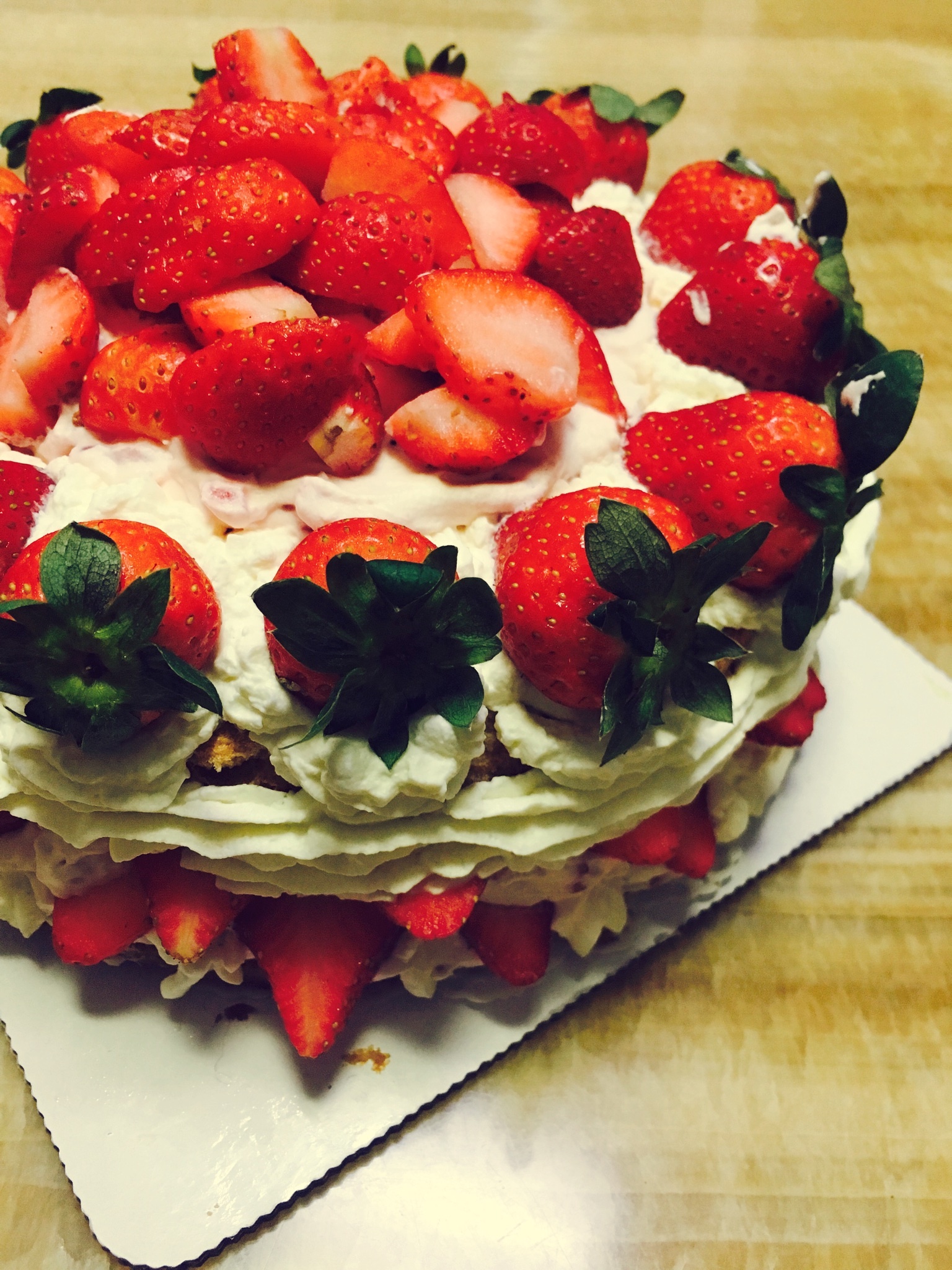 威尼斯草莓蛋白霜蛋糕