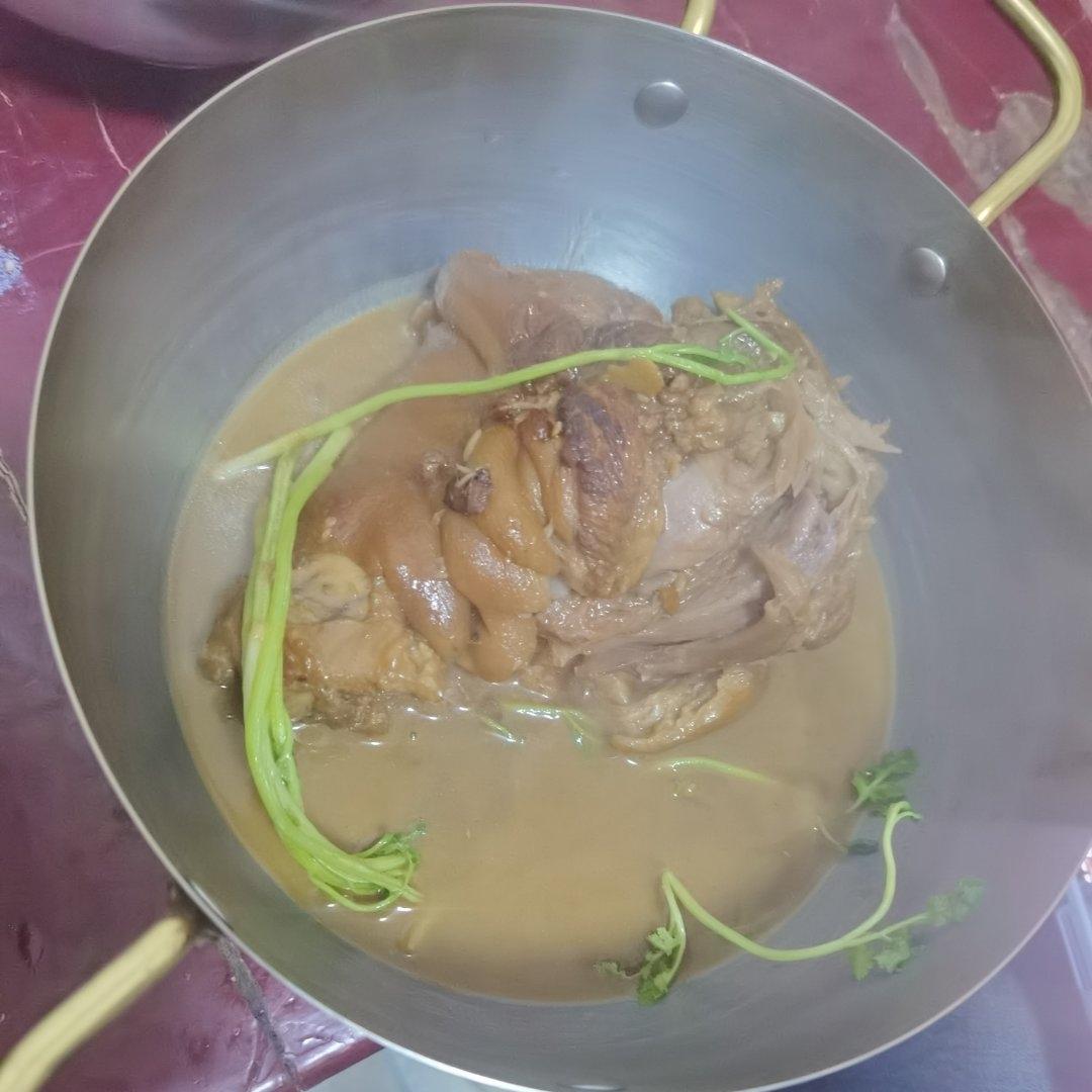 【红烧肘子】（家庭版卤蹄膀）