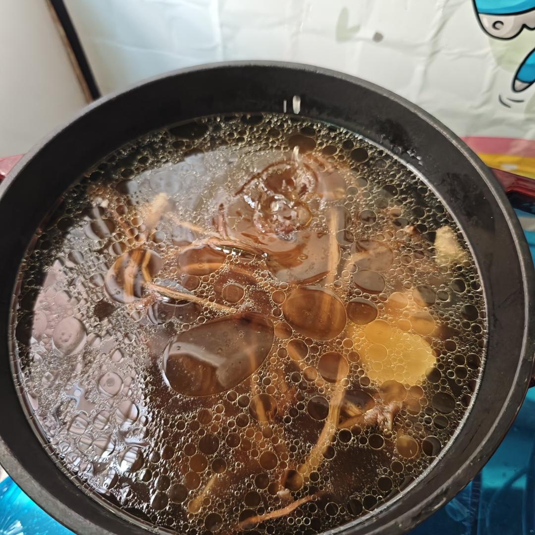 奶奶教的鲜香肥美香菇炖鸡汤