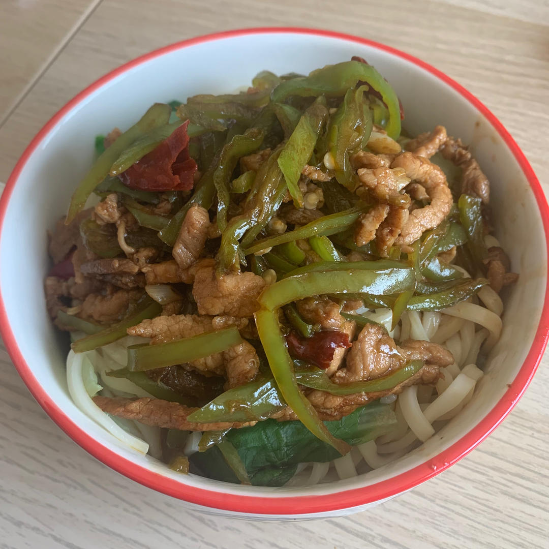 青椒肉丝拌面