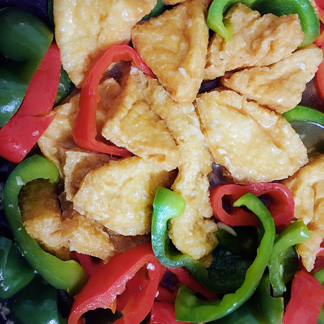 彩椒炒三角豆泡